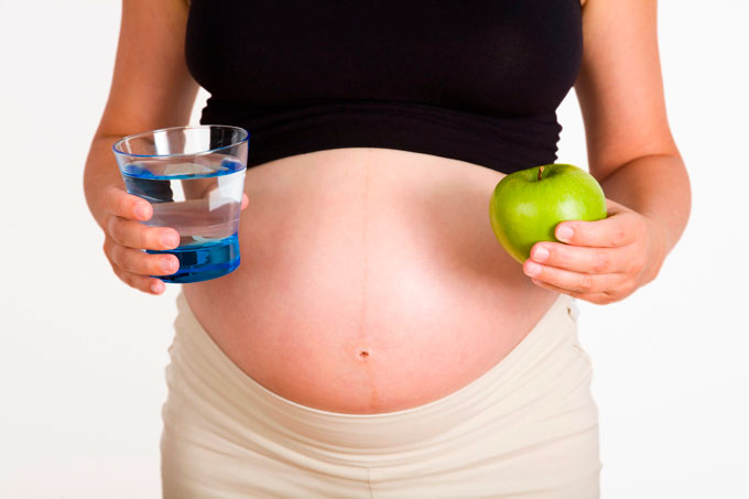 Un poco de ejewrcicio, una dieta sana y beber agua serán beneficiosos para ti y tu bebé